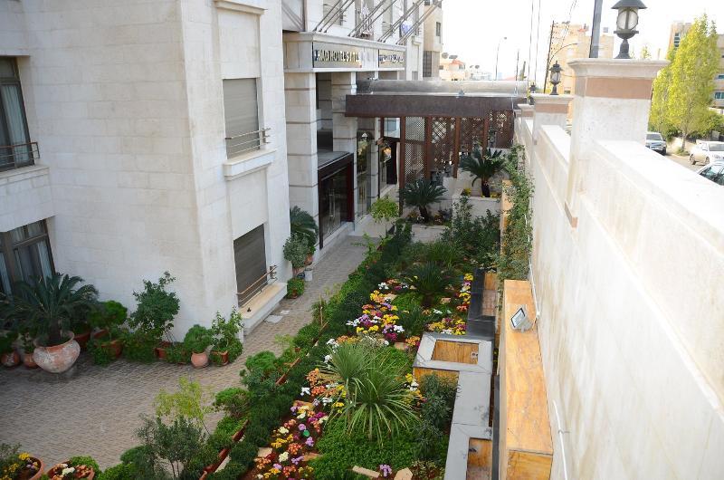 Jad Hotel Suites Amman Exterior photo