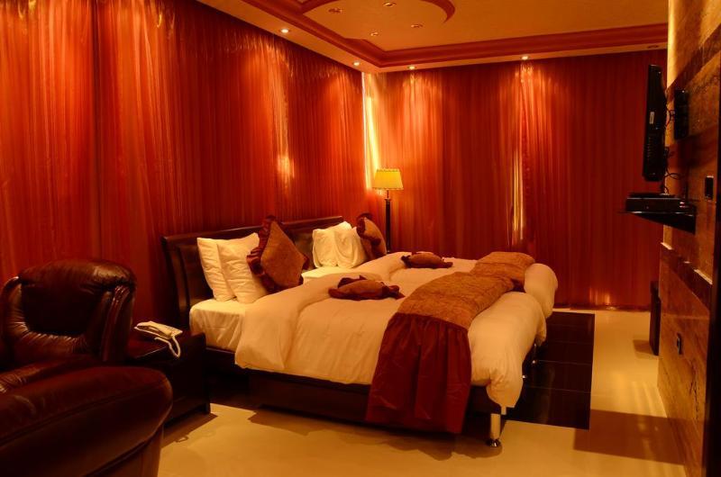 Jad Hotel Suites Amman Exterior photo