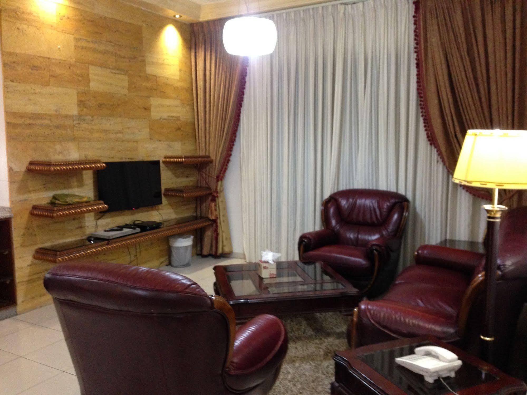 Jad Hotel Suites Amman Exterior photo
