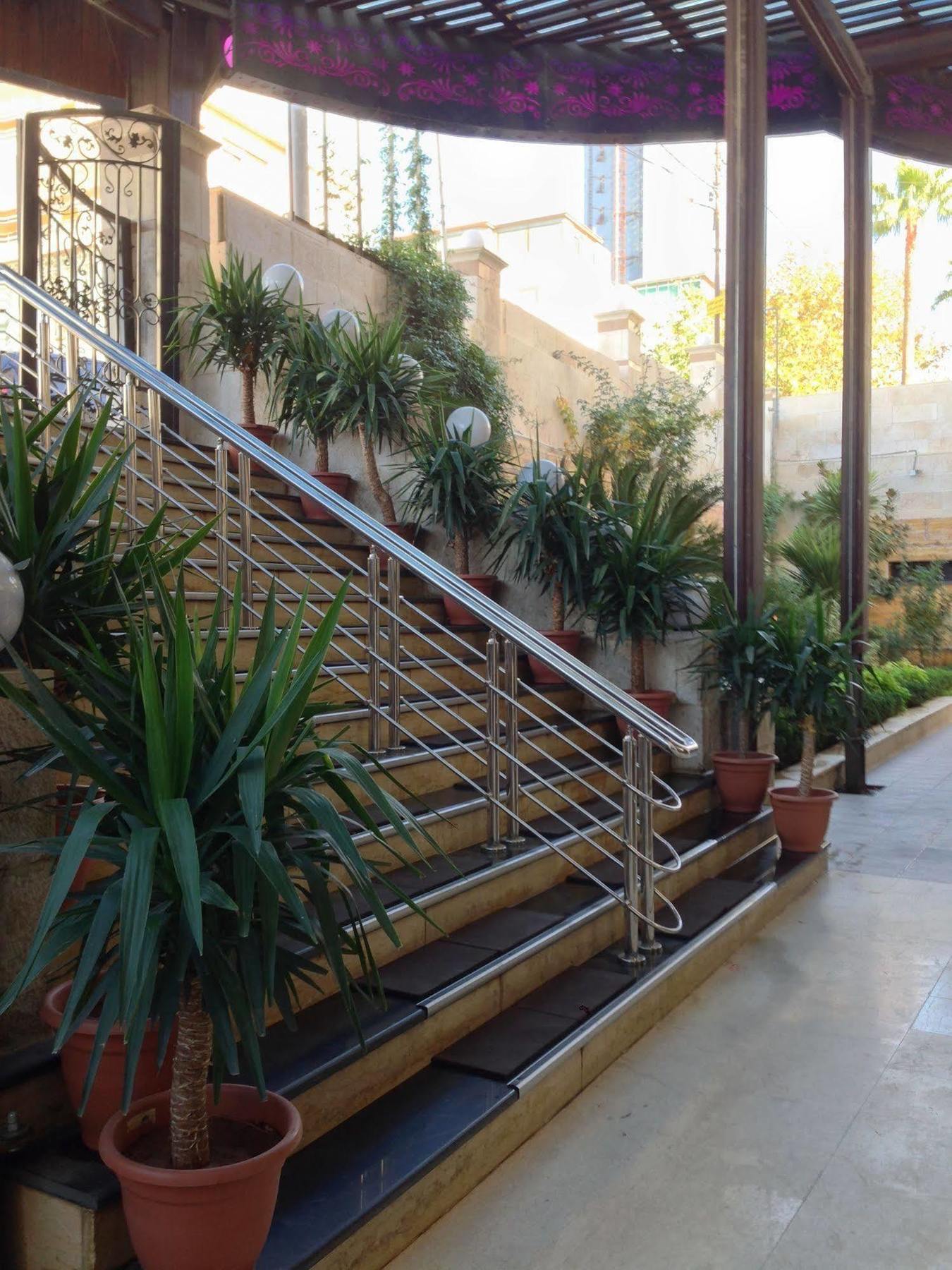 Jad Hotel Suites Amman Exterior photo